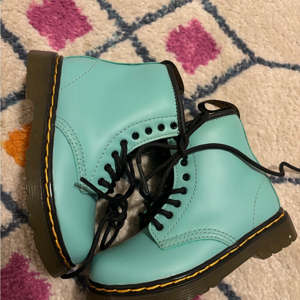 Dr martens toddler size 9c